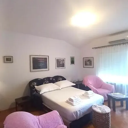 Alma Apartment *
