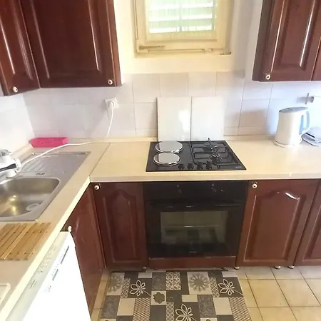 Apartment Alma *